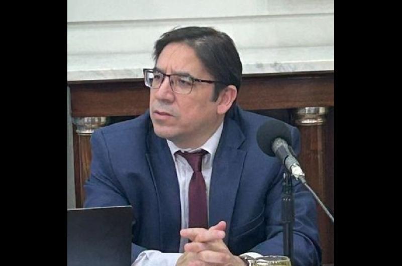Alejandro Aacutelvarez- ldquoSon 45 los rectores de un total de 65 que cobran entre los 10 y los 15 millones de pesosrdquo
