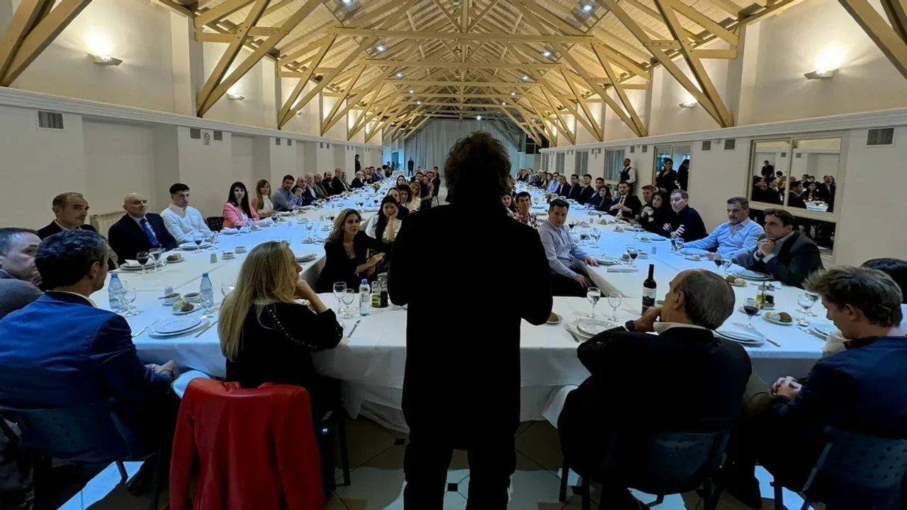 Tras la derrota Javier Milei arma una jornada libertaria en Olivos para bajar liacutenea a todos los candidatos