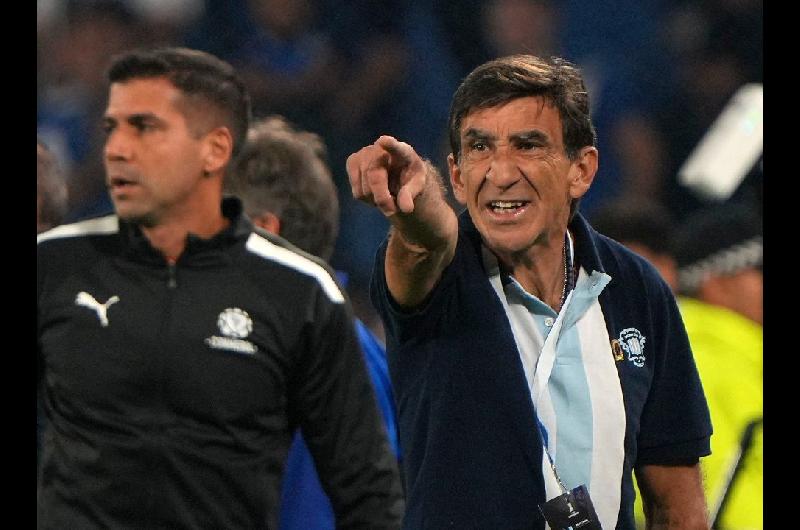 VAR La Academia- las caacutemaras salvaron a Racing y cortaron una deacutecada de fallos arbitrales que lo perjudicaron