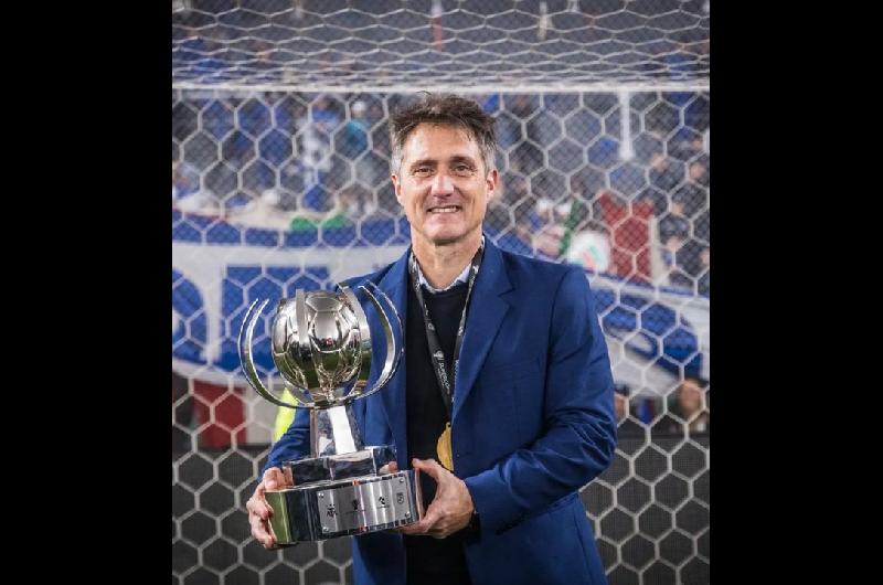 El historial como entrenador de Guillermo Barros Schelotto en el Cilindro ante Racing ilusiona a todo Veacutelez