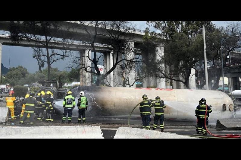 Ya son veinte las viacutectimas por la explosioacuten del camioacuten de gas en Ciudad de Meacutexico