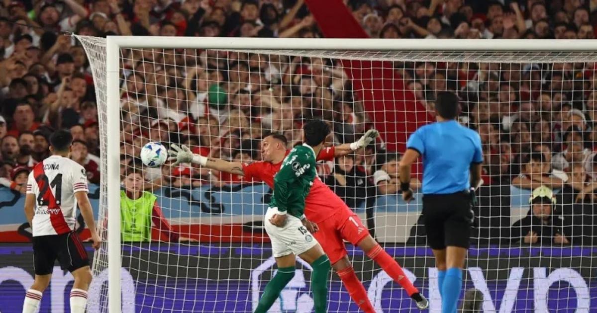 River perdioacute con Palmeiras pero todaviacutea sigue con vida