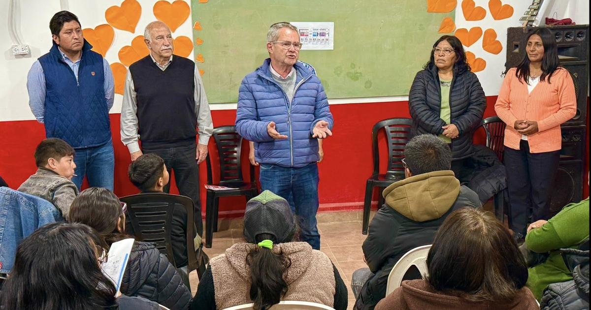 Pizarro propone un estado presente cerca de la gente