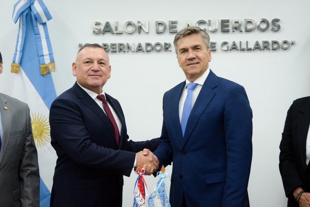 Zdero en liacutenea con Milei recibioacute a un par paraguayo para dialogar sobre ldquoproyectos estrateacutegicosrdquo