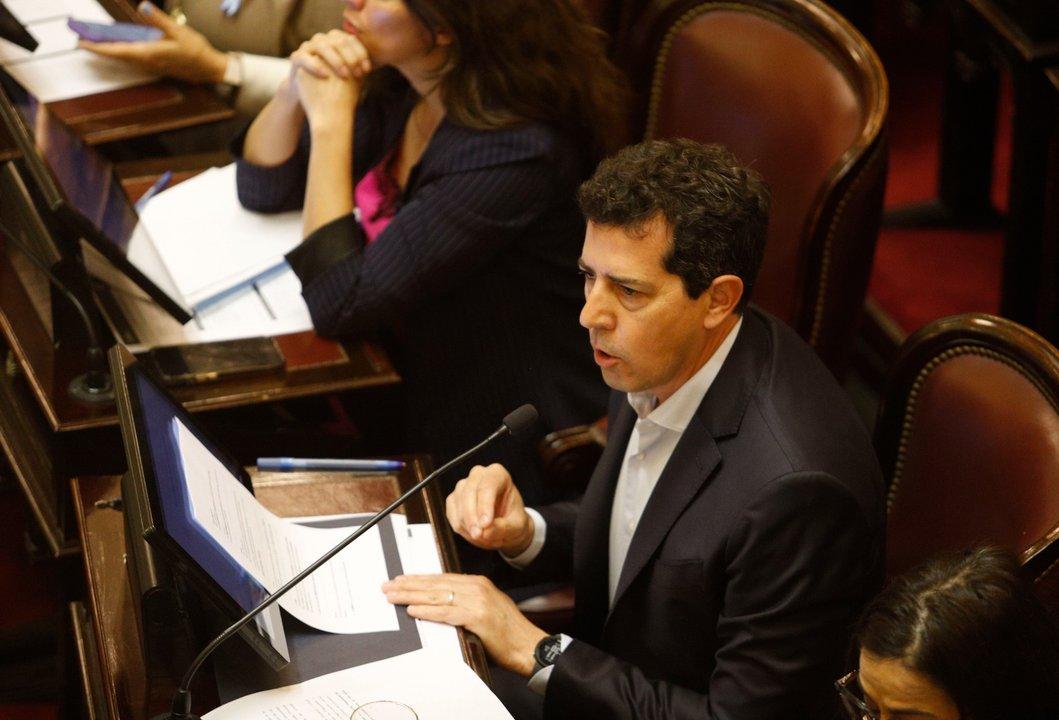 Wado de Pedro dice que Milei es un Presidente que miente y que no conoce la realidad