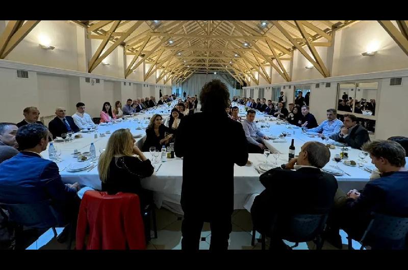 En modo jefe de campantildea Milei pidioacute a los candidatos de LLA invitar a valorar el esfuerzo de los argentinos