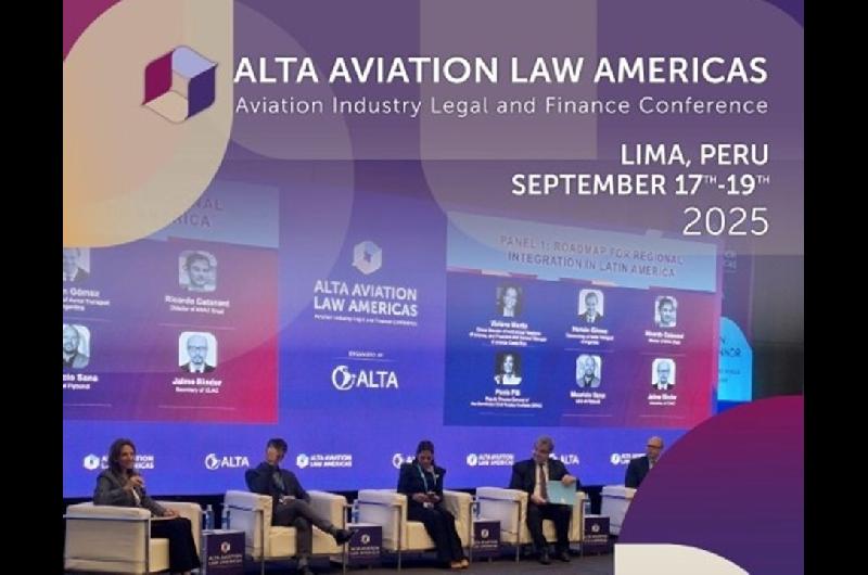 Debaten en Lima sobre los desafiacuteos legales del futuro en la aviacioacuten comercial