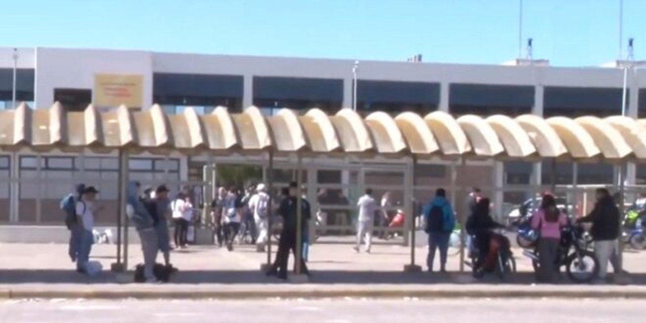 La fiebre del doacutelar hace estragos en el consumo y arrecian los telegramas de despidos  
