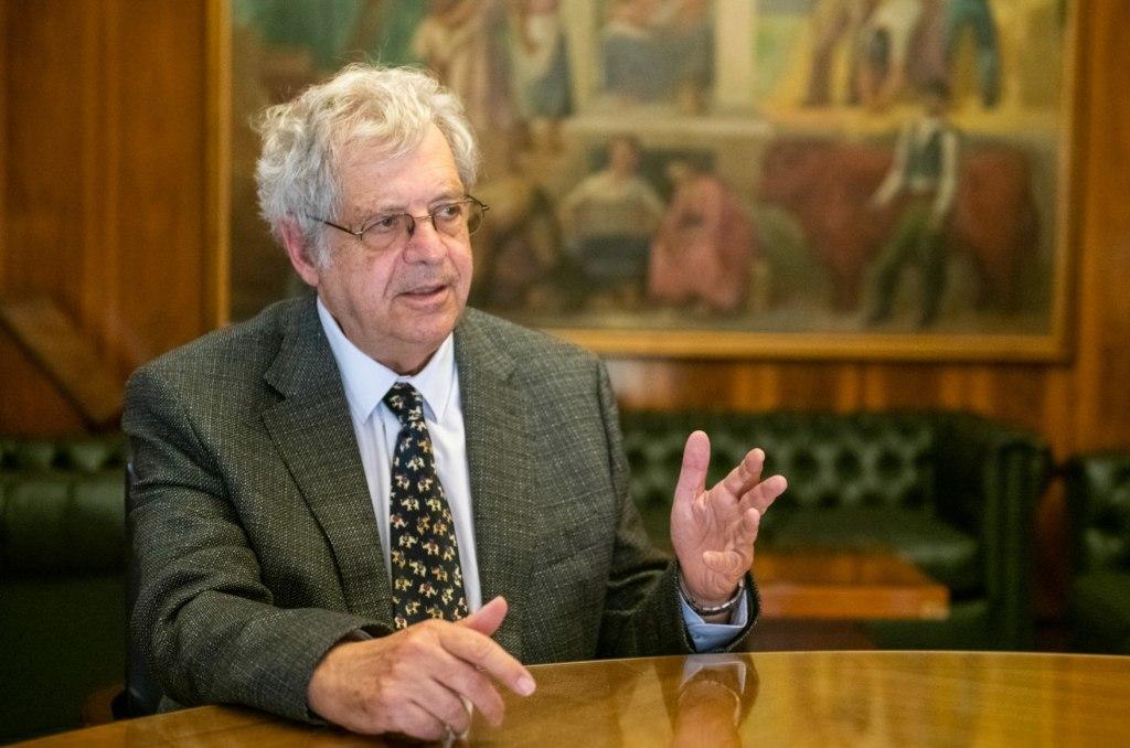 El exnuacutemero dos de Sergio Massa sugiere la salida de Luis Caputo