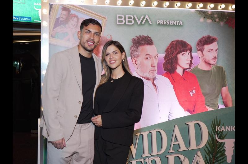 Leandro Paredes Camila Galante y una nueva visita al teatro- ldquoUna navidad de mierdardquo