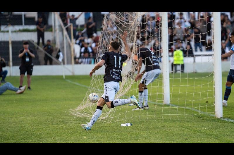 Primera Nacional- Gimnasia de Mendoza le ganoacute a San Telmo y se mantiene como liacuteder a falta de dos fechas