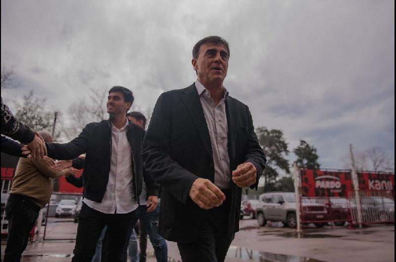 Gustavo Quinteros fue presentado como entrenador de Independiente- ldquoNecesitamos confianza trabajo y tiempordquo