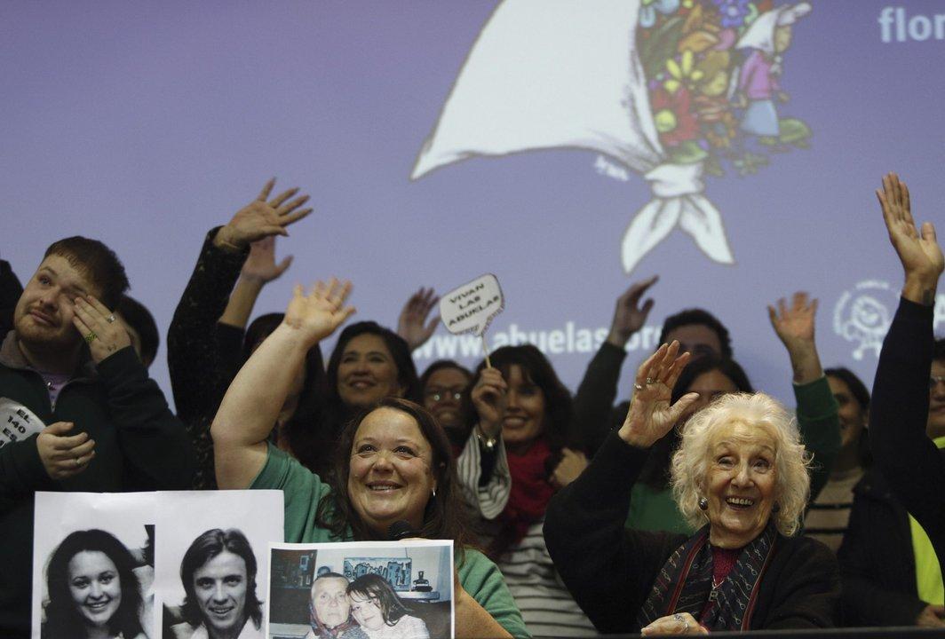 Abuelas de Plaza de Mayo lanza la campantildea ldquoSoy de Abuelasrdquo en conmemoracioacuten a los 48 antildeos de lucha