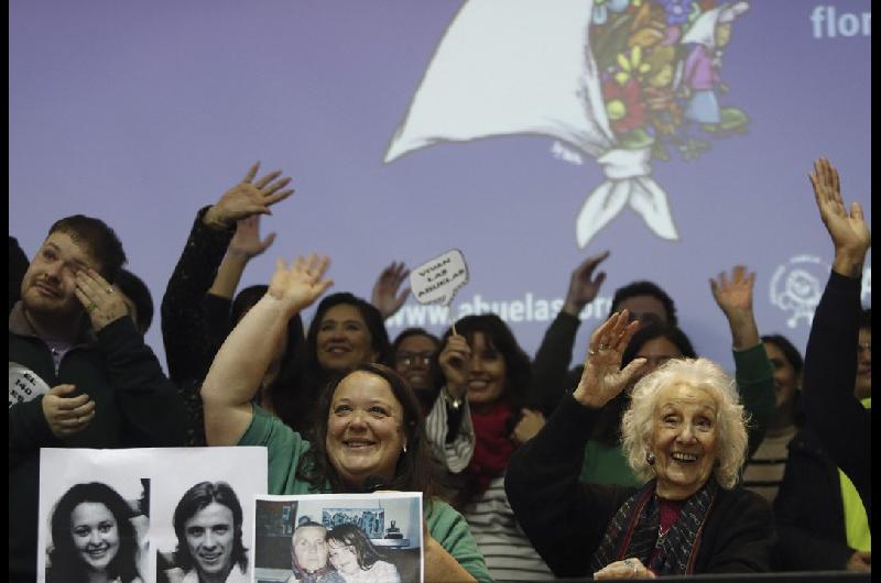 Abuelas de Plaza de Mayo lanza la campantildea ldquoSoy de Abuelasrdquo en conmemoracioacuten a los 48 antildeos de lucha
