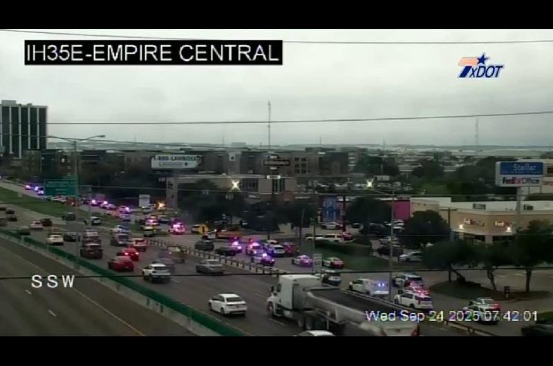 Tirador suicida disparoacute en un centro de inmigracioacuten de Texas