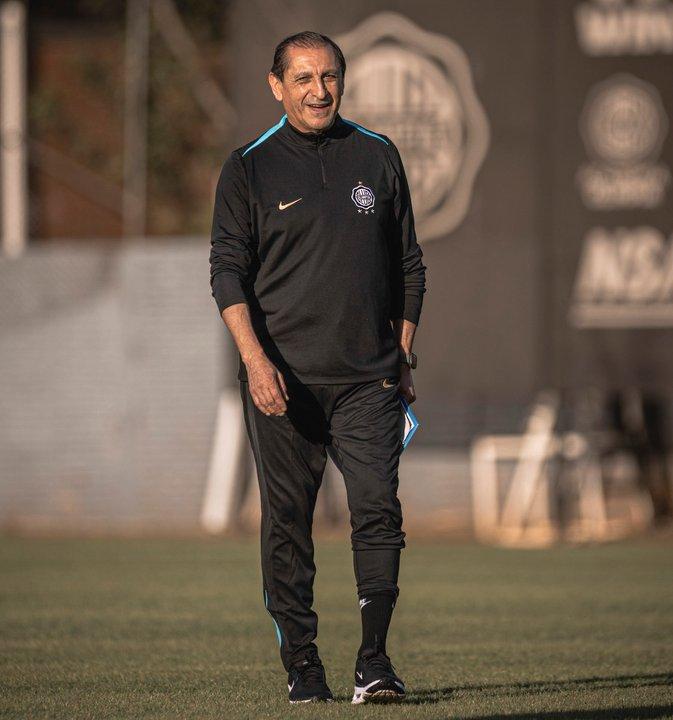 Ramoacuten Diacuteaz vuelve a Brasil- se suma al Inter de Porto Alegre tras el rechazo de Luis Zubeldiacutea