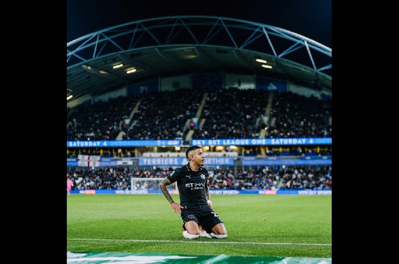 Manchester City no se complicoacute y pasoacute de ronda tras vencer a Huddersfield por la EFL Cup