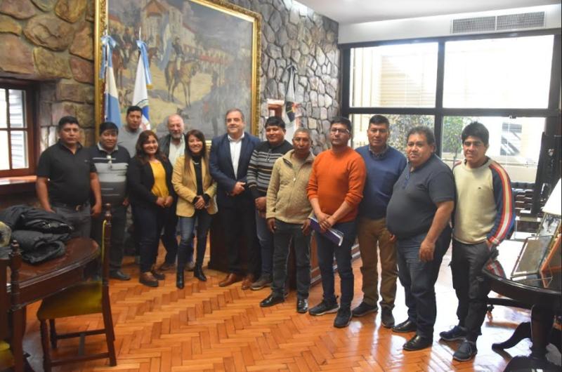 Vicegobernador Bernis recibioacute a comisionados  de Quebrada y Puna