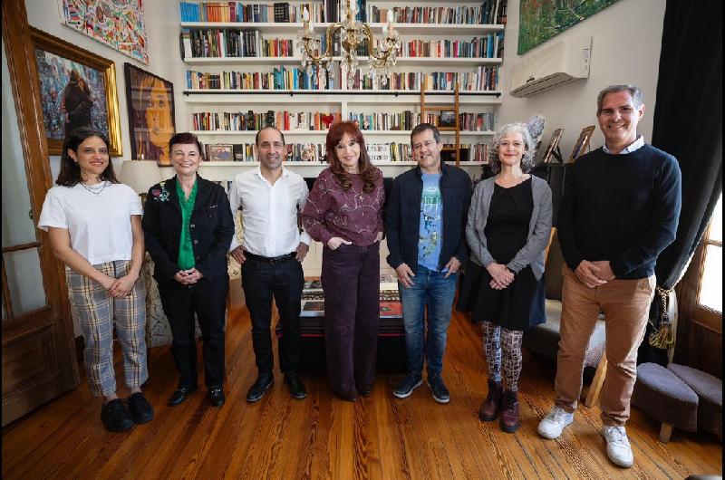 Cristina Kirchner se reunioacute con los candidatos de Fuerza Patria en la Ciudad de Buenos Aires