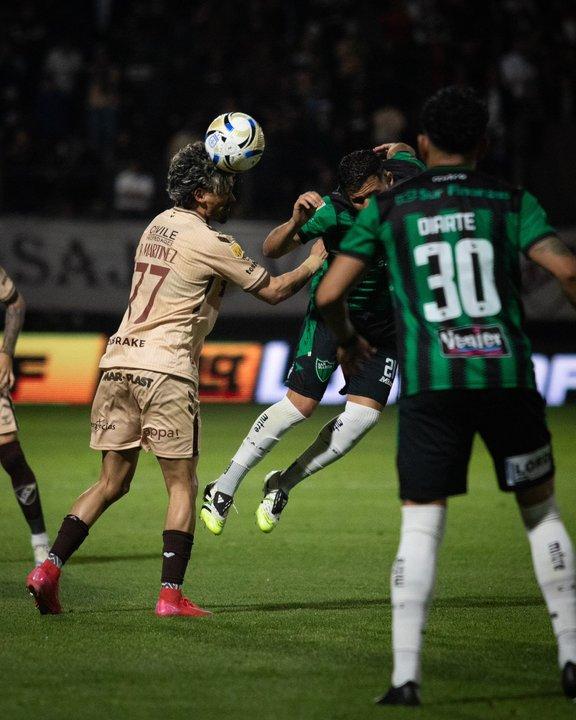 Platense y San Martiacuten empataron por 2 a 2 y se acercaron a la zona de clasificacioacuten en el Torneo Clausura