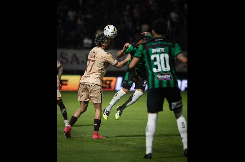 Platense y San Martiacuten empataron por 2 a 2 y se acercaron a la zona de clasificacioacuten en el Torneo Clausura