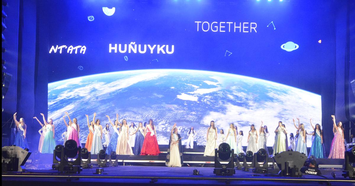 La Fiesta Nacional de los Estudiantes coronoacute a la Representante maacutes hermosa de Argentina