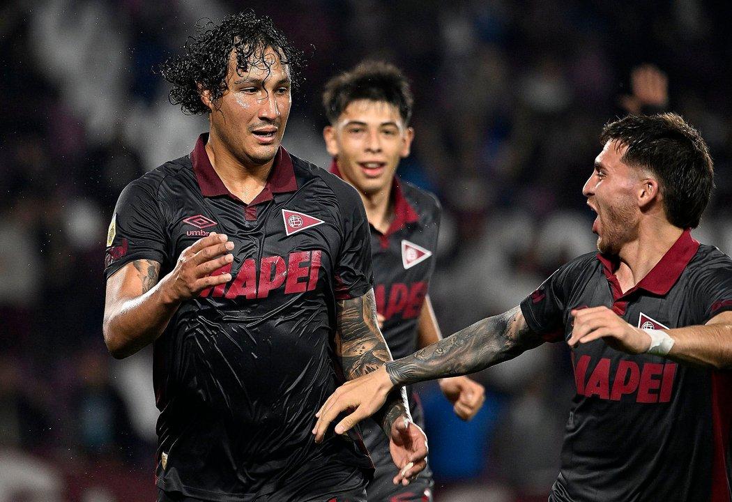 Lanuacutes va por la gloria en la Copa Sudamericana- se confirmoacute el fixture de las semifinales