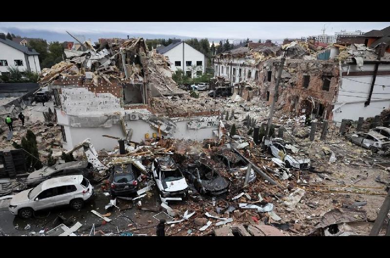 Bombardeo masivo ruso con drones y misiles dejoacute cuatro muertos en Kiev