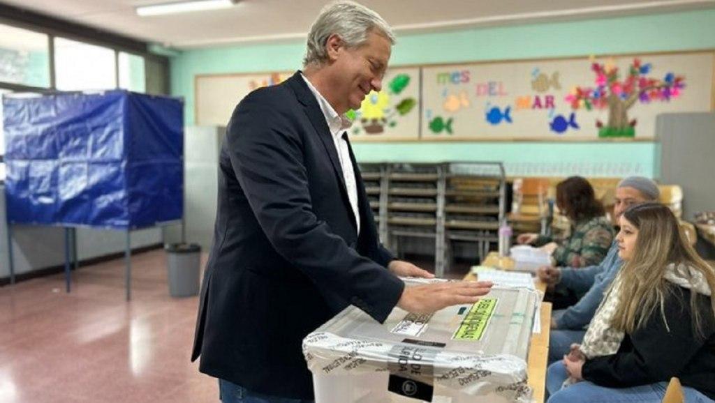 ldquoRespetamos a la prensaldquo- Joseacute Antonio Kast candidato de la derecha de Chile se diferencia de Javier Milei