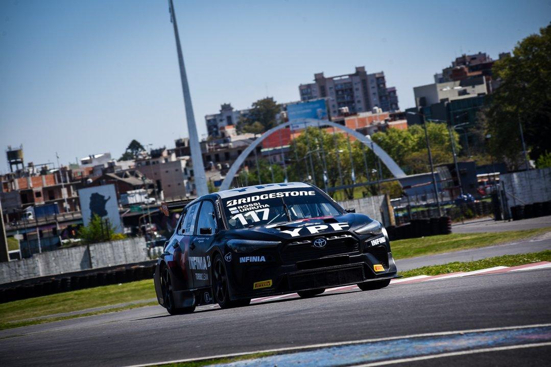 TC2000- la dupla de Rossi y Urrutia se quedoacute con los 20 kiloacutemetros de Buenos Aires