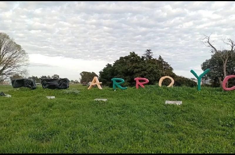 ldquoSe bajoacuterdquo- la intervencioacuten con la que esperaban a Joseacute Luis Espert en Tres Arroyos para repudiarlo