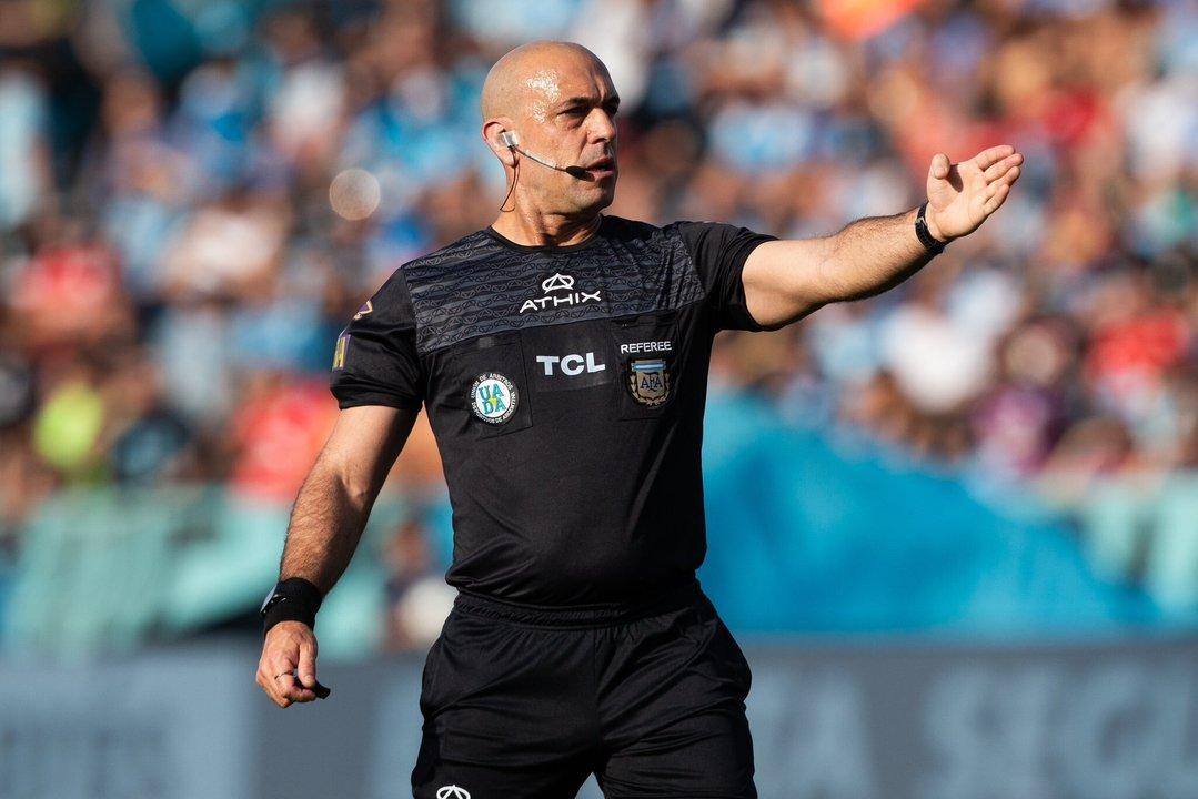 Balintildeo defendioacute su arbitraje ante Boca y admitioacute un error clave