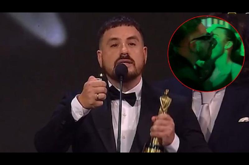 Fede Bal se olvidoacute de Evelyn Botto- estuvo a los besos con una notera en el after party de los Martiacuten Fierro