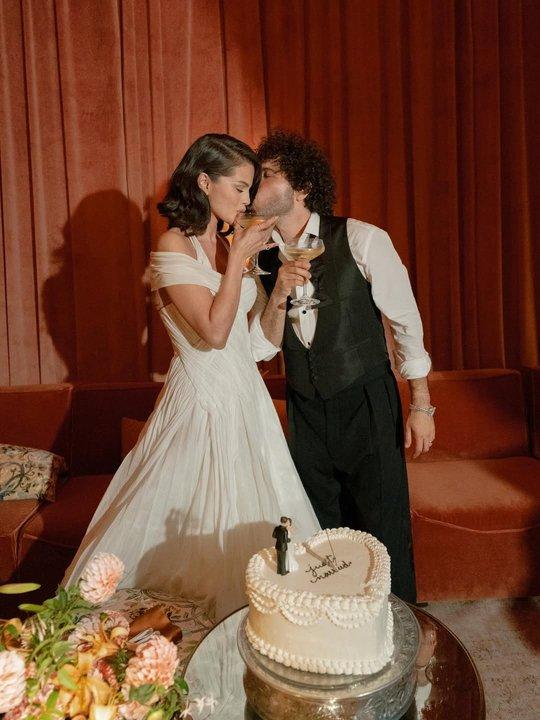 Selena Gomez mostroacute fotos ineacuteditas de su boda con un detalle que molestariacutea a su ex Justin Bieber