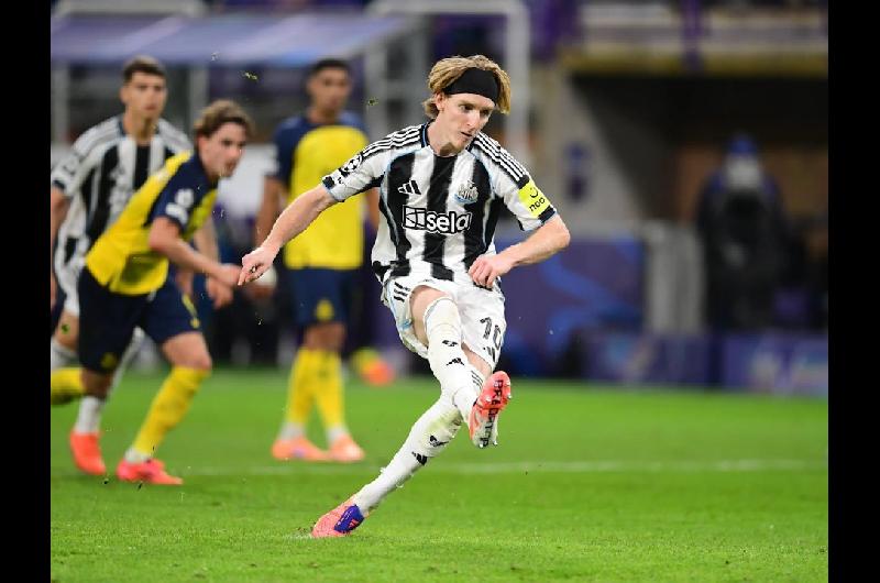 Newcastle goleoacute al Unioacuten SG de Kevin Mac Allister por la Champions League