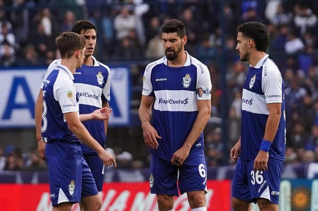 Crisis en La Plata- la FIFA frena a Gimnasia y Cowen pasea en el hipoacutedromo