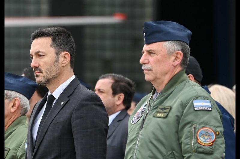 El Gobierno dio ascensos retroactivos a 21 militares marginados por la gestioacuten de Alberto Fernaacutendez
