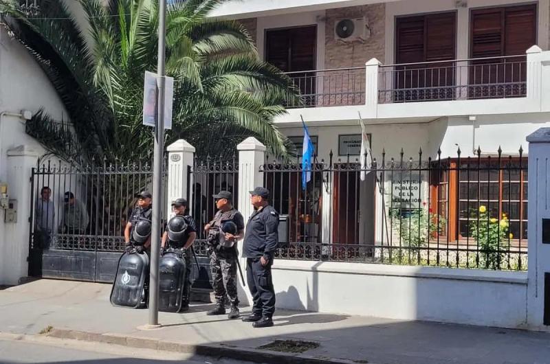 Hay indicacioacuten precisacircunstanciada de hechos y causal constitucional 