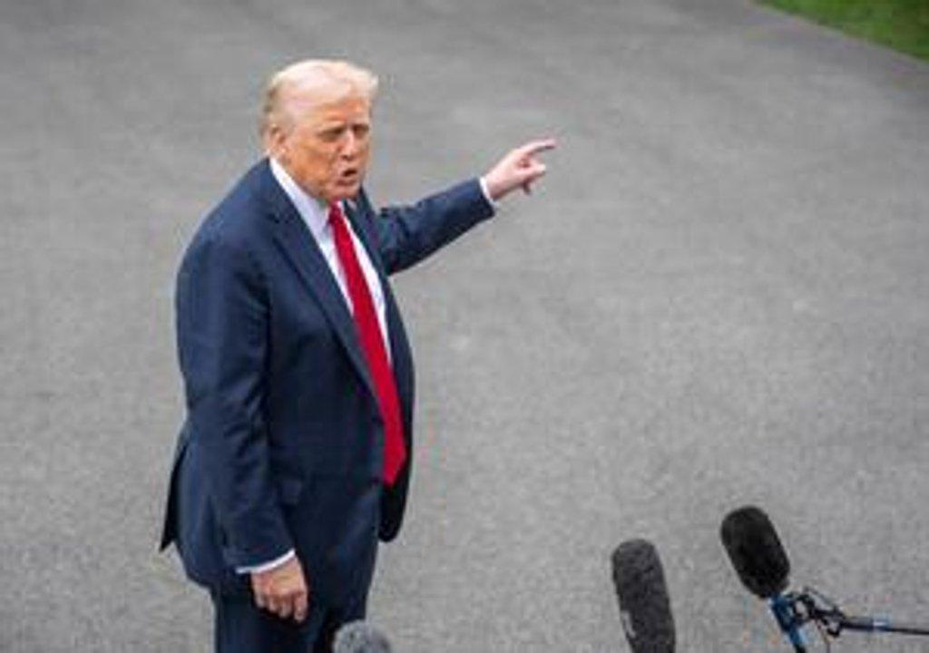 La administracioacuten Trump congela 26 mil millones de doacutelares para estados demoacutecratas