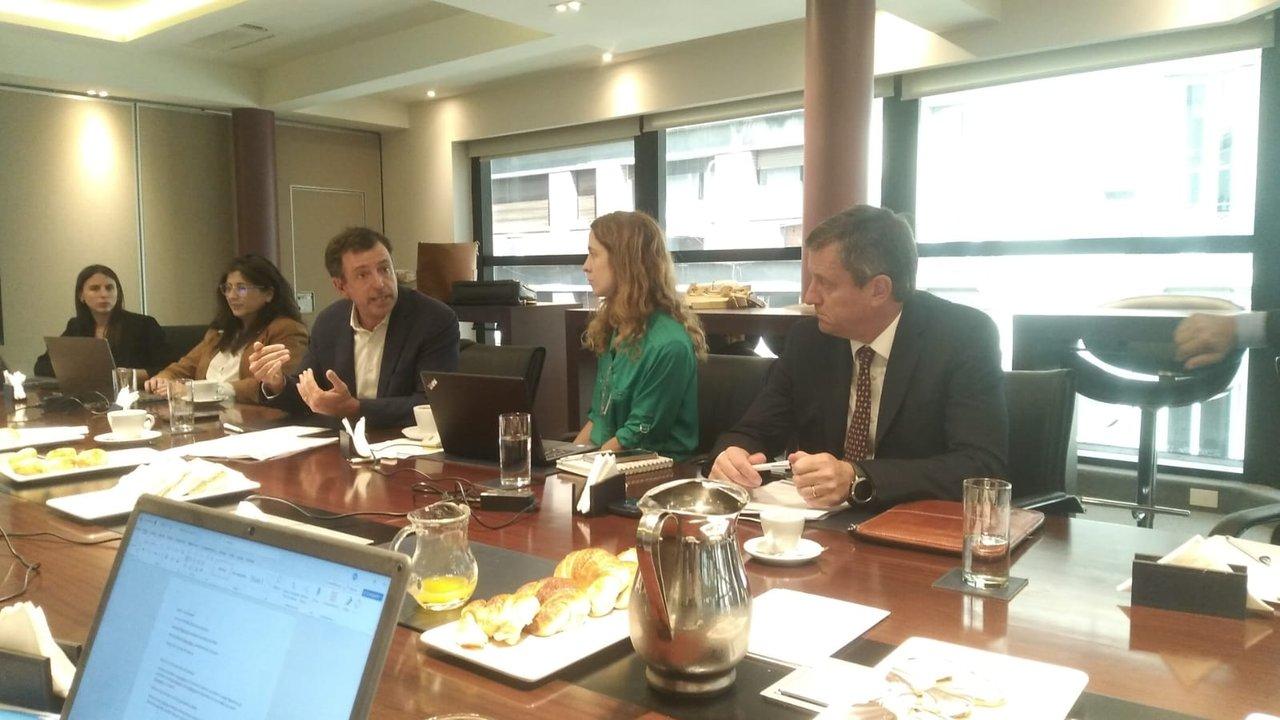 Empresarios hacen en foco en las reformas impositiva y laborales para ganar competitividad 