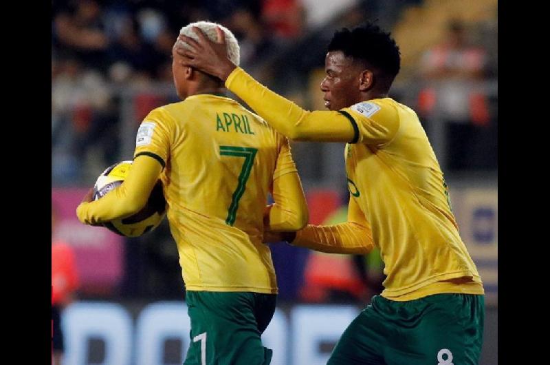 Sudaacutefrica goleoacute a Nueva Caledonia por 5-0 y se acerca a los octavos de final del Mundial Sub 20