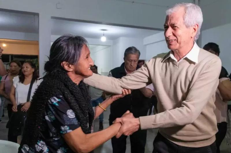Pascuttini recibioacute el respaldo de vecinos a su candidatura