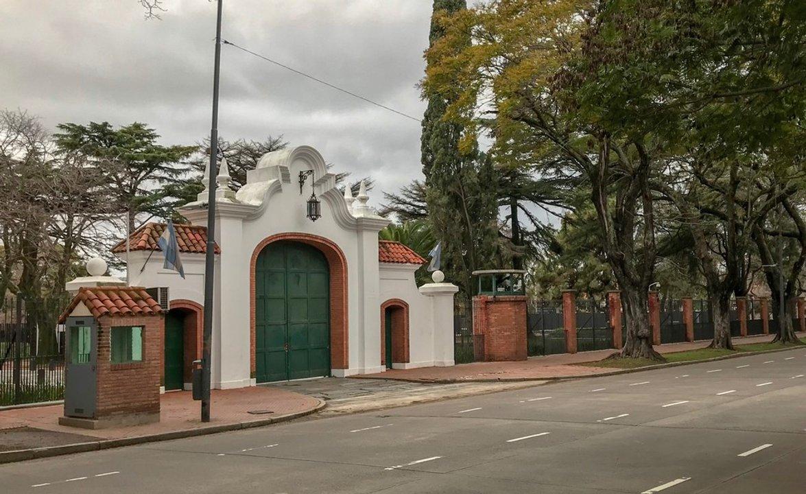 Macri ya se encuentra en la Quinta de Olivos para reunirse con Milei