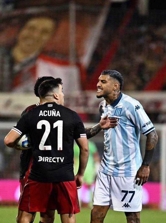 Adriaacuten Balboa pidioacute disculpas tras escupir a Marcos Acuntildea en el duelo ante River por Copa Argentina