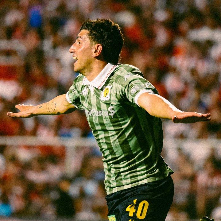 Unioacuten perdioacute con Aldosivi por 2-0 y no se pudo alejar en la punta de la Zona A del Torneo Clausura