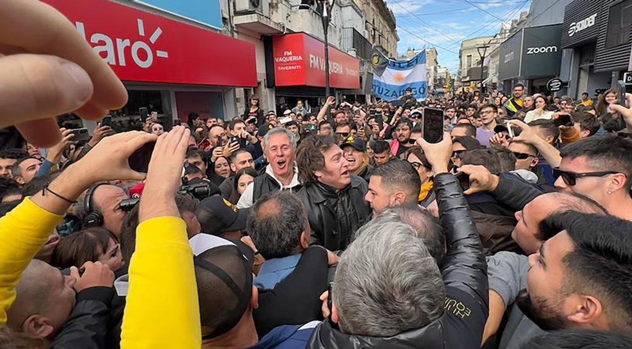 En plena tensioacuten poliacutetica Javier Milei viaja a Entre Riacuteos y Santa Fe para respaldar a sus candidatos