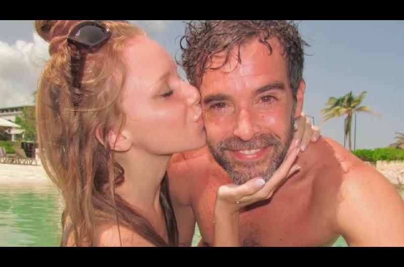 El extrantildeo canje conjunto para el casamiento de Nicolaacutes Cabreacute y Rociacuteo Pardo 