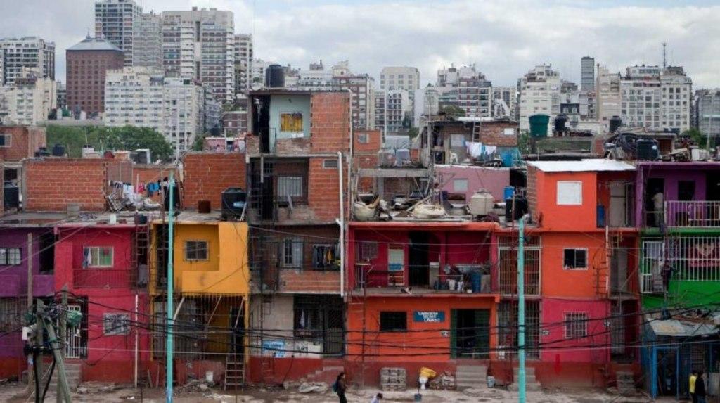 Crisis habitacional- aseguran que 1 de cada 3 familias en Argentina reside en una vivienda inadecuada