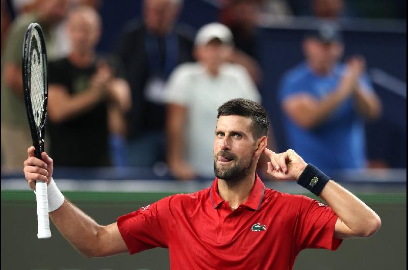Djokovic le ganoacute con sufrimiento a Hanfmann y pasoacute de ronda en el Masters 1000 de Shanghaacutei
