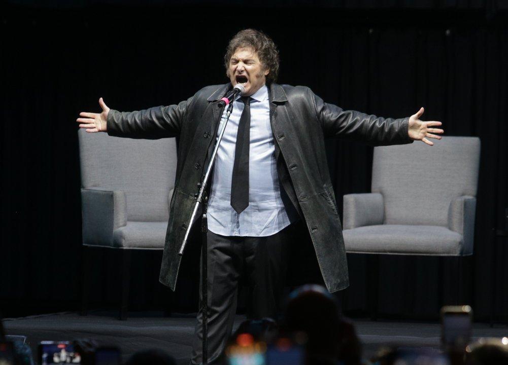 Antes de la nueva gira federal Javier Milei inicia la semana con el lanzamiento de su libro y un show musical